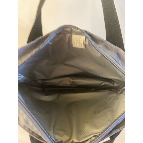 Igloo gray zipper lunch tote 15x11” - Picture 4 of 5